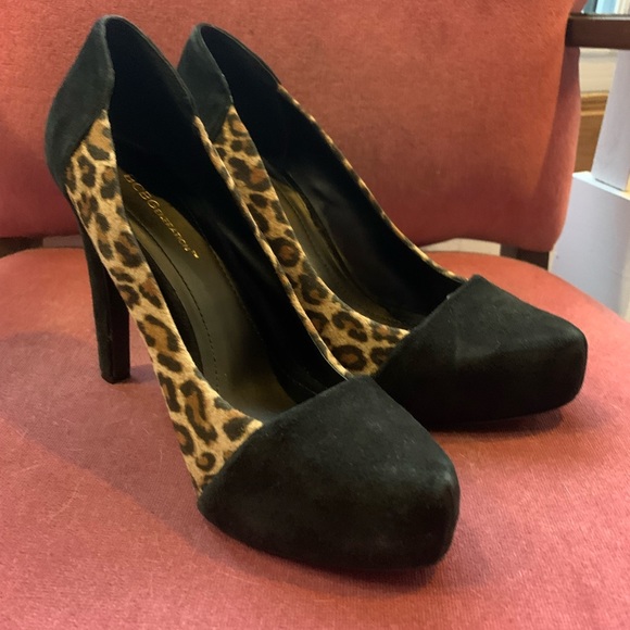 Beautiful cheetah print BCBG suede pumps - Picture 2 of 3